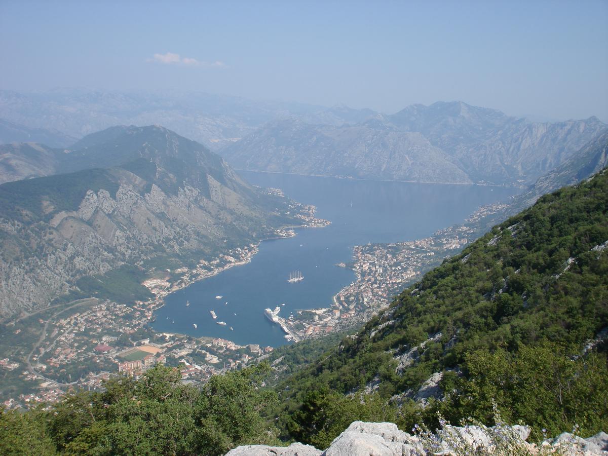 Apartment Mistovic Kotor Luaran gambar